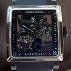 ROGER DUBUIS(ロジェ・デュブイ)
