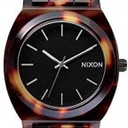 NIXON(ニクソン)
