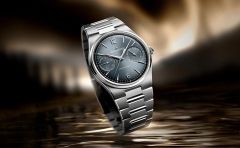 2026新作 一体型メタルブレスレットの洗練されたデザインを通じて、時計製造の精密さを称える新作コレクション。ジャガー・ルクルト「マスター・コントロール・クロノメーター」