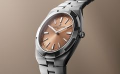 2026新作 技術革新により性能が向上した新しい超薄型自社製キャリバー2550。ヴァシュロン・コンスタンタン「オーヴァーシーズ・エクストラフラット・オートマティック」