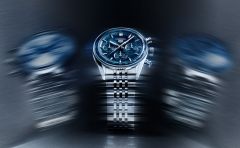 2026新作 タグ・ホイヤー、グラスボックスのレガシーを継承し、存在感と視認性を高めた「タグ・ホイヤー カレラ クロノグラフ」を発表。レーシングスピリットとエレガンスが融合した新たな“グラスボックス”デザインを通して、ジャック・ホイヤーのビジョンを体現し、新たな次元へ