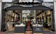 エンポリオ アルマーニ Emporio Armani ブランド腕時計の正規販売店紹介サイトgressive グレッシブ