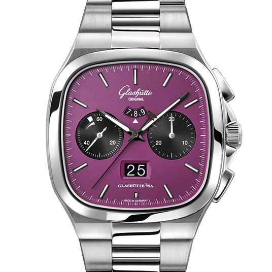 セブンティーズ・クロノグラフ・パノラマデイト 「プラズマ」（Seventies Chronograph Panorama Date 