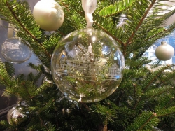 ブティックはクリスマスムード一色に