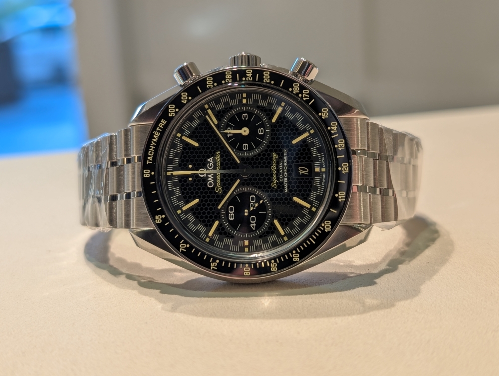  【オメガ】最新技術を搭載した最高のモデル！再入荷いたしました！_スピードマスター スーパーレーシング_329.30.44.51.01.003