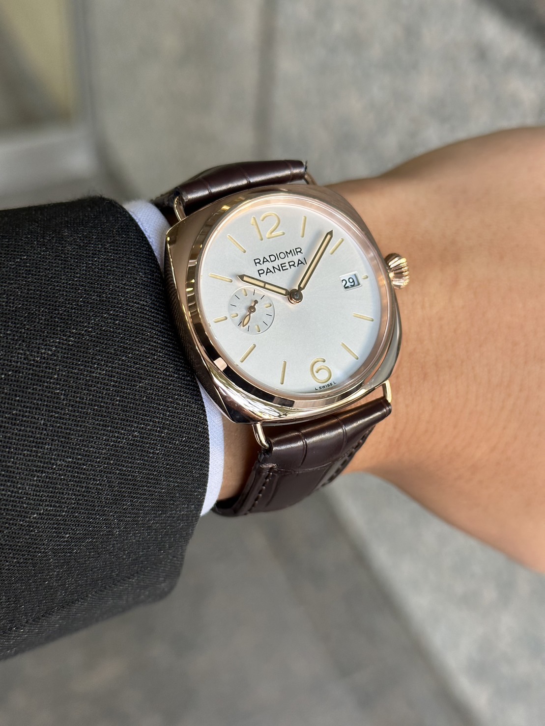 【パネライ】金価格高騰時代に輝く選択!落ち着きのあるエレガントなスタイルに。PAM01026 ラジオミール クアランタ ゴールドテック™ が示すラグジュアリーの未来
