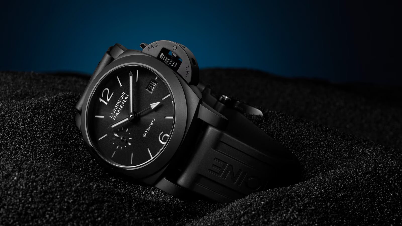  【パネライ】【入荷速報】PAM01460 ルミノール GMT チェラミカ：ビジネスパーソンが魅了される40mmの戦略と魅力を徹底解説