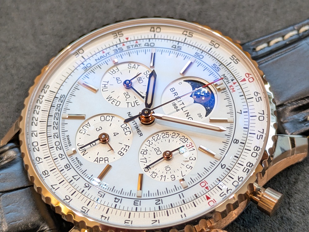 【ブライトリング】日本限定!永久カレンダー搭載のナビタイマー B19 クロノグラフ 43 パーペチュアルカレンダー ジャパンリミテッド