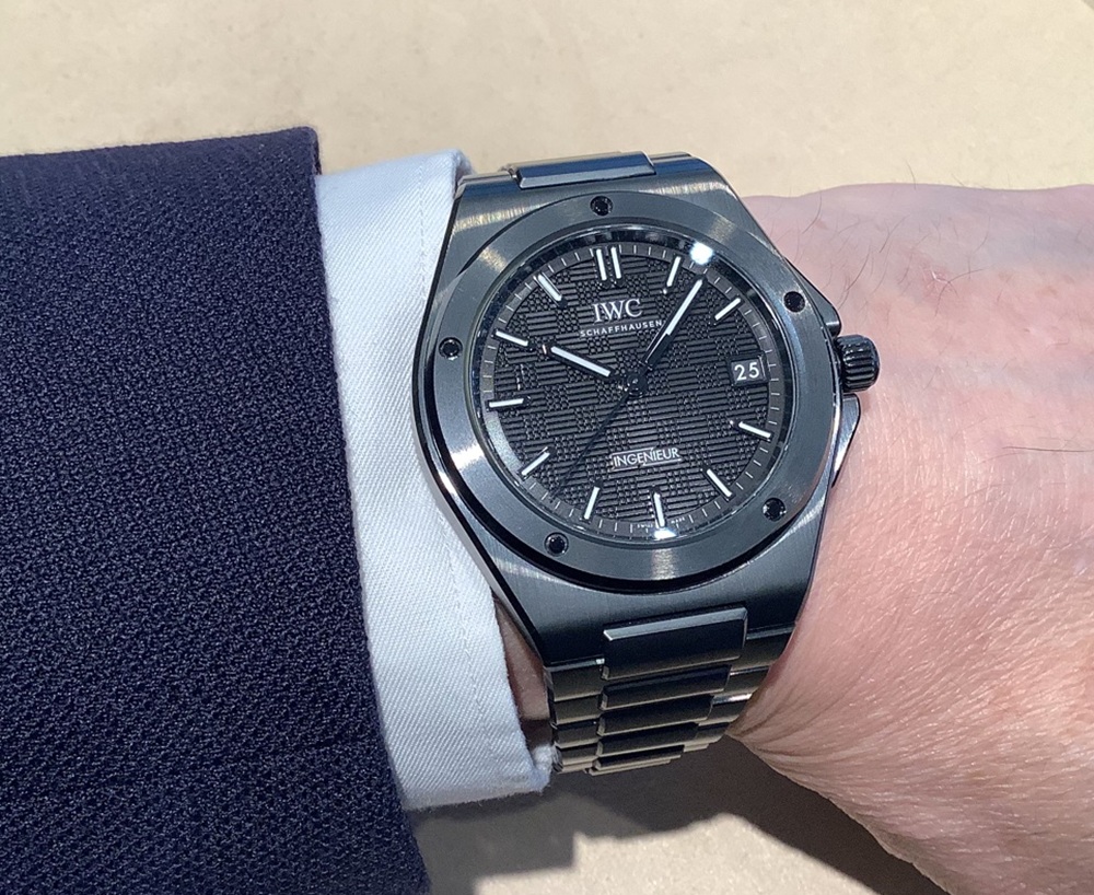 IWCインヂュニアの新風!セラミックモデルの魅力に迫る_IW338903