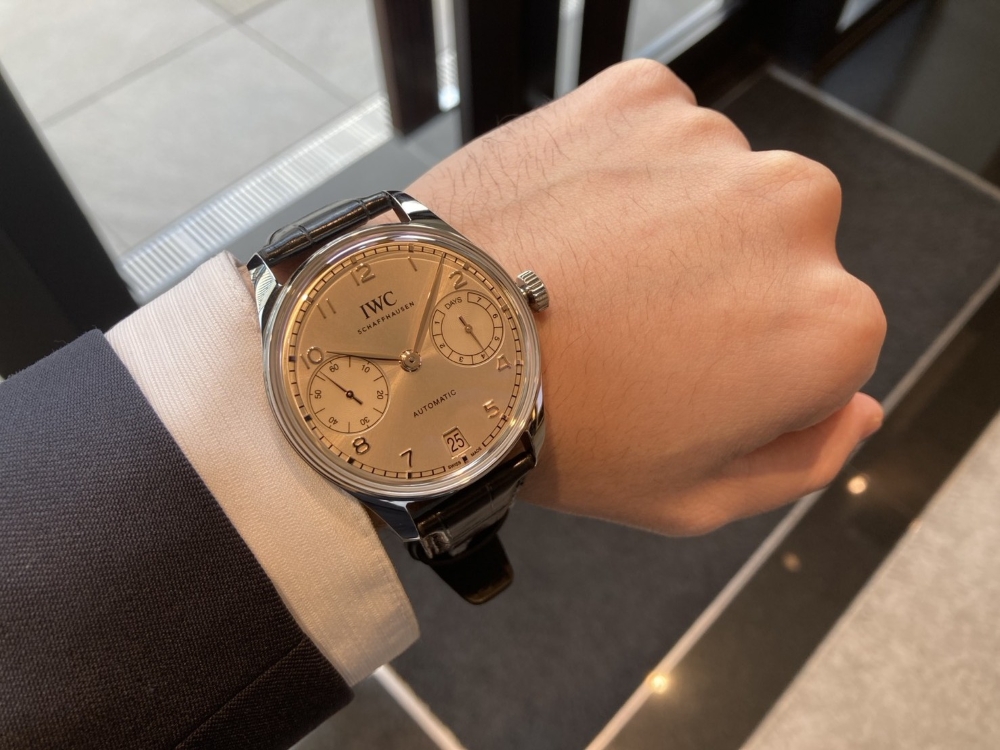 【IWC】砂漠の輝きを纏う。”デューン”カラーが放つ唯一無二の存在感_ポルトギーゼ オートマティック 42_IW501705