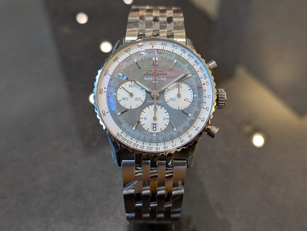  【ブライトリング】ブルーMOPのナビタイマーが奇跡の再入荷！日本限定の特別モデル_ナビタイマー B01 クロノグラフ 41 ジャパンエディション_AB0139211C2A1
