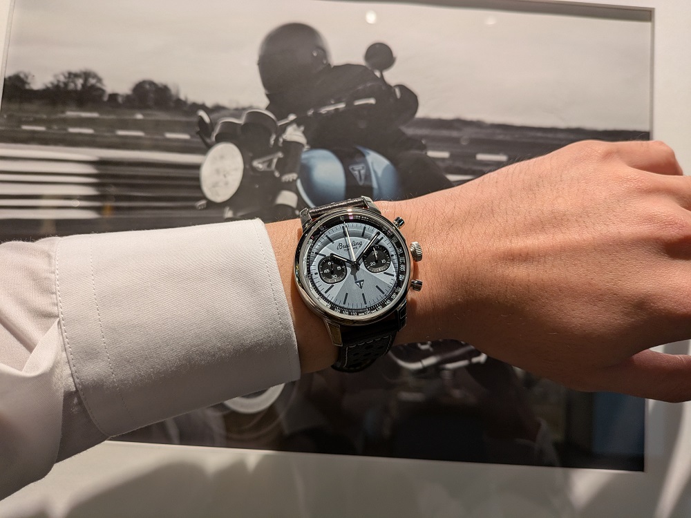  【ブライトリング】40代からの相棒探し！ブライトリング トップタイムが受け継ぐ「時代のスピリット」_トップタイム B01 トライアンフ_AB01764A1C1X1