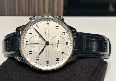 普遍的な美と卓越した機能。IWC ポルトギーゼ・クロノグラフ、その魅力を余すことなく解説