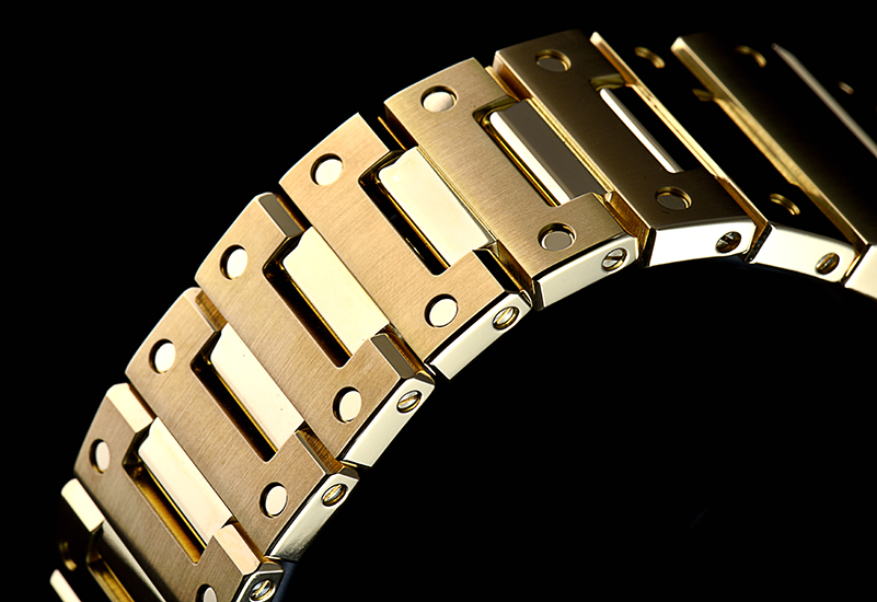ゴージャスに可愛く！！ レディースサイズのG-shockゴールド