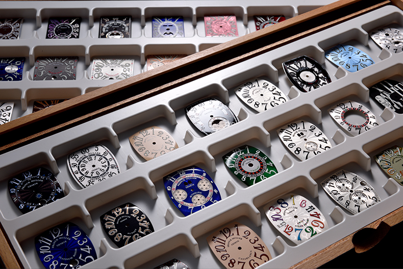 時計界に多大な影響を与えた フランク ミュラーのダイアル革命