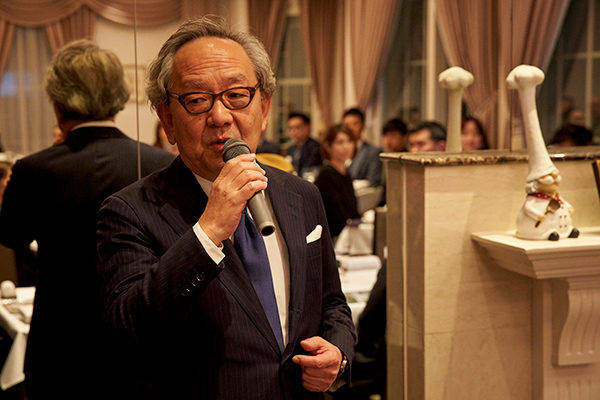 「カミネ」の代表取締役社長、上根亨氏