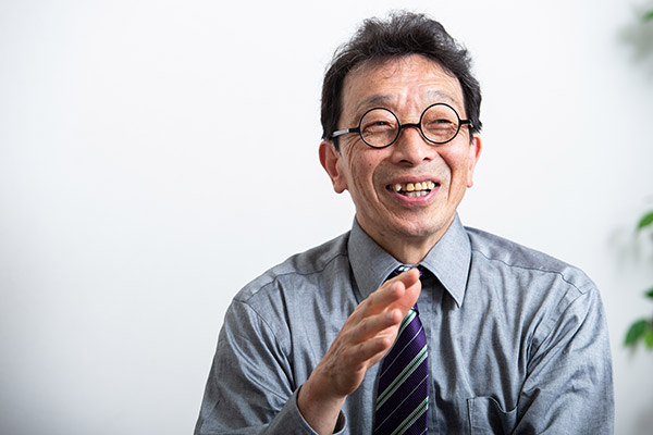 伊部菊雄氏。現在、カシオ計算機 羽村技術センターの時計企画統轄部でアドバイザリー・エンジニアを務める