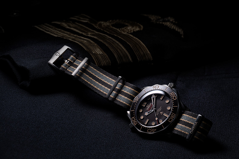 “NO TIME TO DIE”、英国海軍中佐ボンド コマンダーウォッチの条件 | ブランド腕時計の正規販売店紹介サイトGressive/グレッシブ