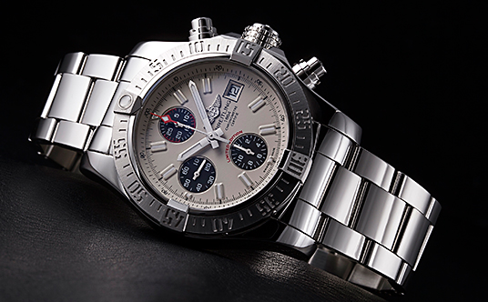 2015年 ブライトリング新作 アベンジャー Ii シルバー グレー 01