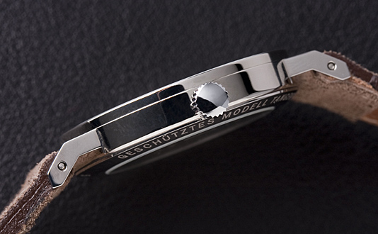 ノモス(NOMOS)