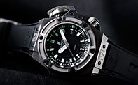 HUBLOT(Eu) LOEp[ _Co[4000 `^jEiKING POWER DIVER 4000 TITANIUMj