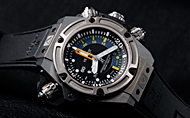 HUBLOT(Eu) LOEp[ _Co[4000 `^jEiKING POWER DIVER 4000 TITANIUMj